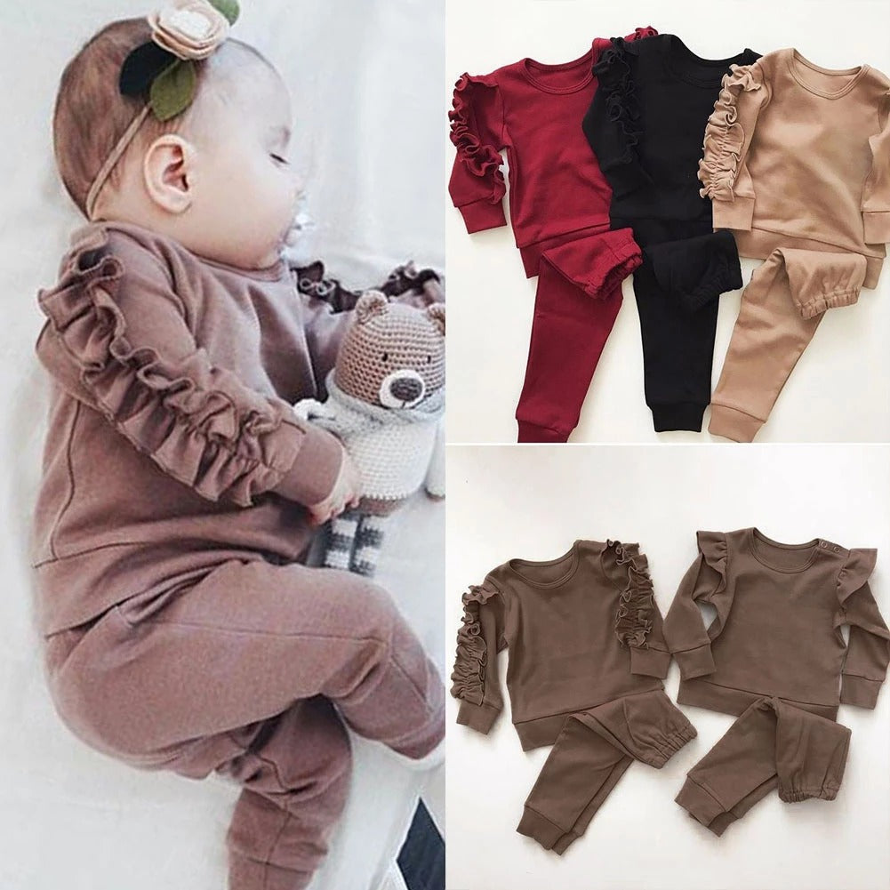 Cosy Little Moments — Baby Ruffles 2-Piece Sweatshirt & Pants Set